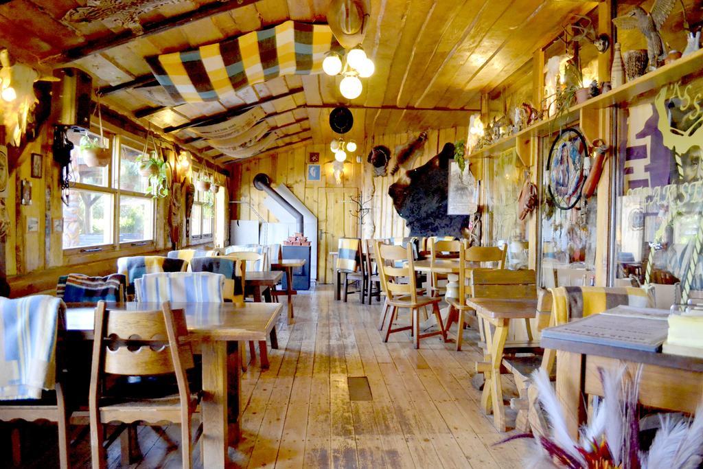 Restaurant A Penzion Steak Station ปาร์ดูบิตเซ ภายนอก รูปภาพ