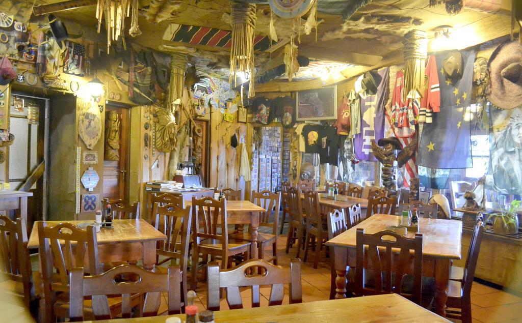 Restaurant A Penzion Steak Station ปาร์ดูบิตเซ ภายนอก รูปภาพ