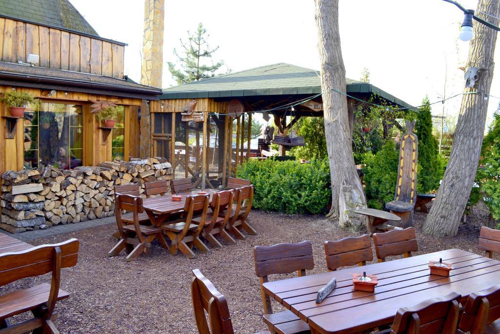 Restaurant A Penzion Steak Station ปาร์ดูบิตเซ ภายนอก รูปภาพ
